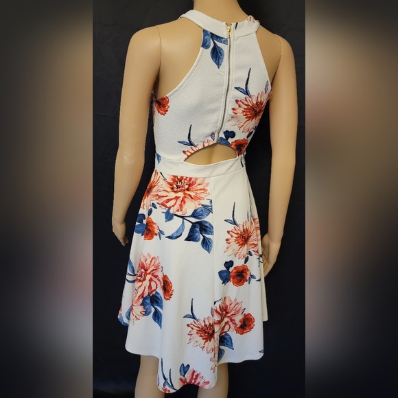 ALMOST FAMOUS Womens Ivory Floral Knee Length Fit + Flare Dress  Size: Small - Picture 2 of 10